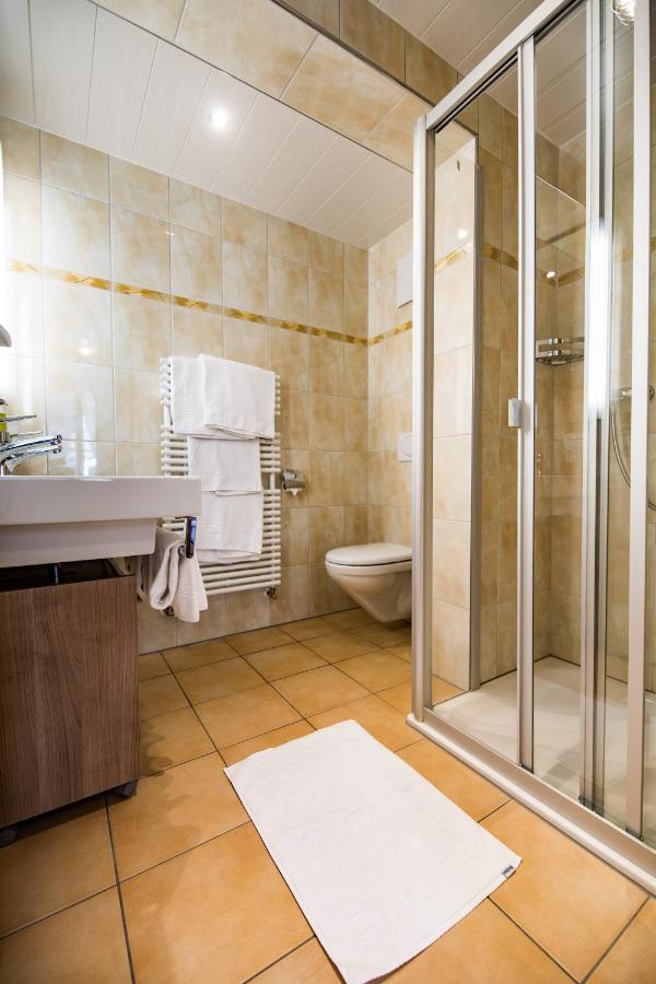 Hotel Bergidyll Андермат Екстериор снимка