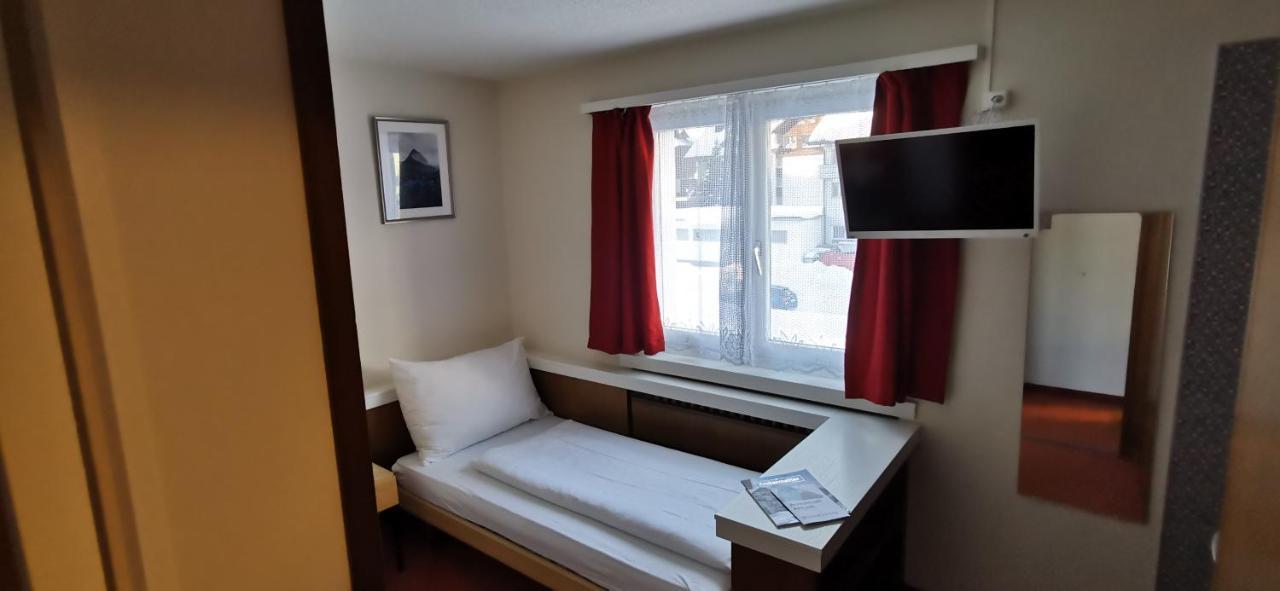 Hotel Bergidyll Андермат Екстериор снимка